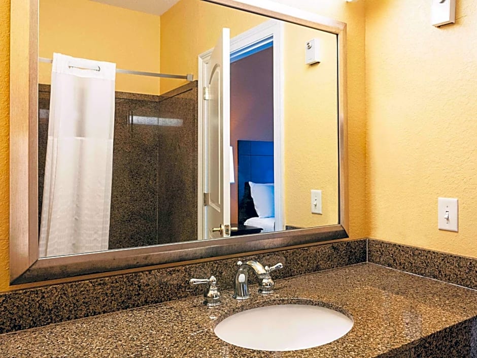 La Quinta Inn & Suites by Wyndham Slidell - North Shore Area