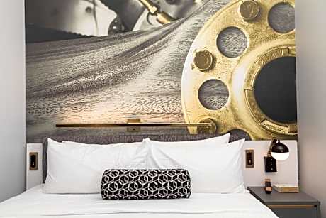 Premium King Room with Walk-In Shower and City View