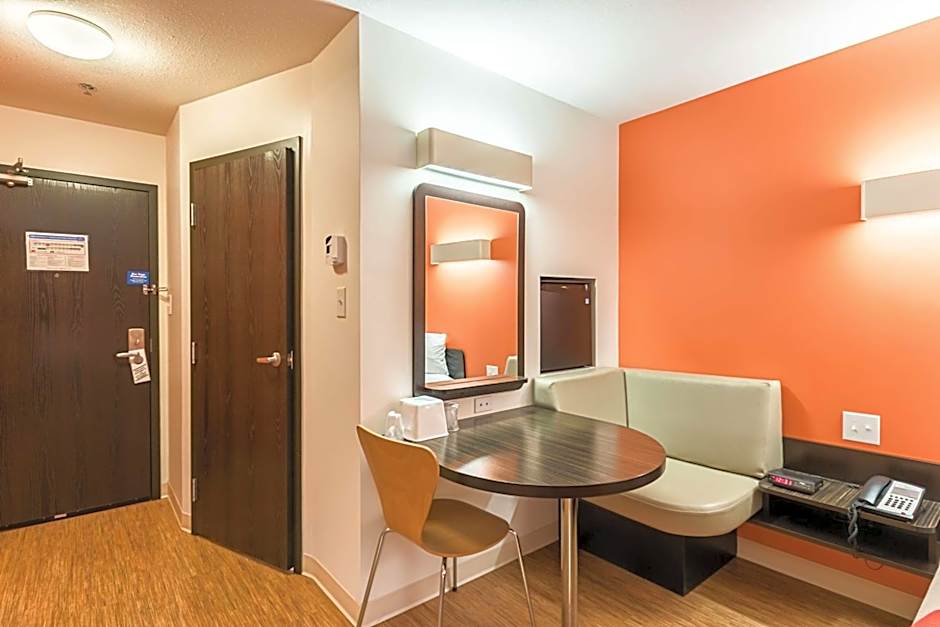 Motel 6-Moosomin, SK