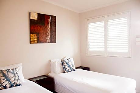 Modern Twin Studio