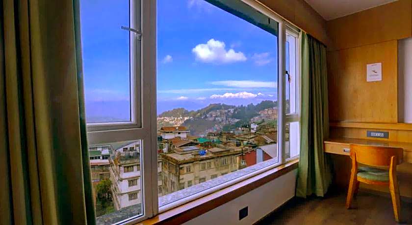 Summit Montana Suites & Spa at Mall