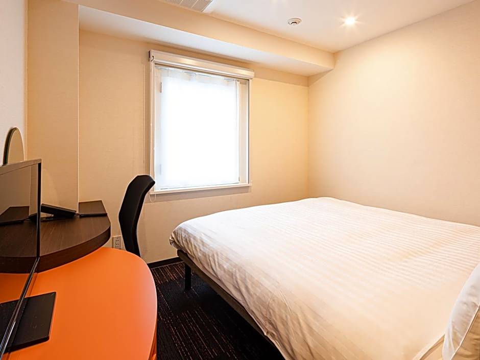 Photo 1 of 6 of Economy 1 King Bed
