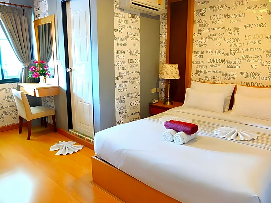 Baan Term Fun Saen Suk