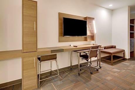 2 Queen Beds, Suite, Nonsmoking