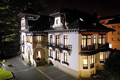 Palacio Arias