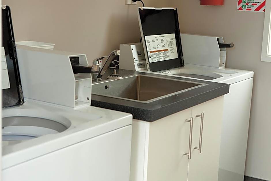 Grove Park Motor Lodge