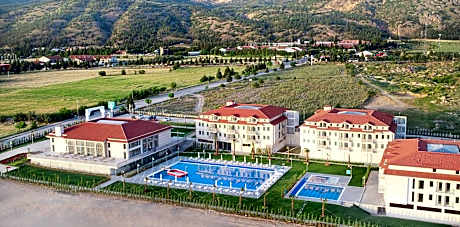 ADEMPİRA TERMAL&SPAHOTEL
