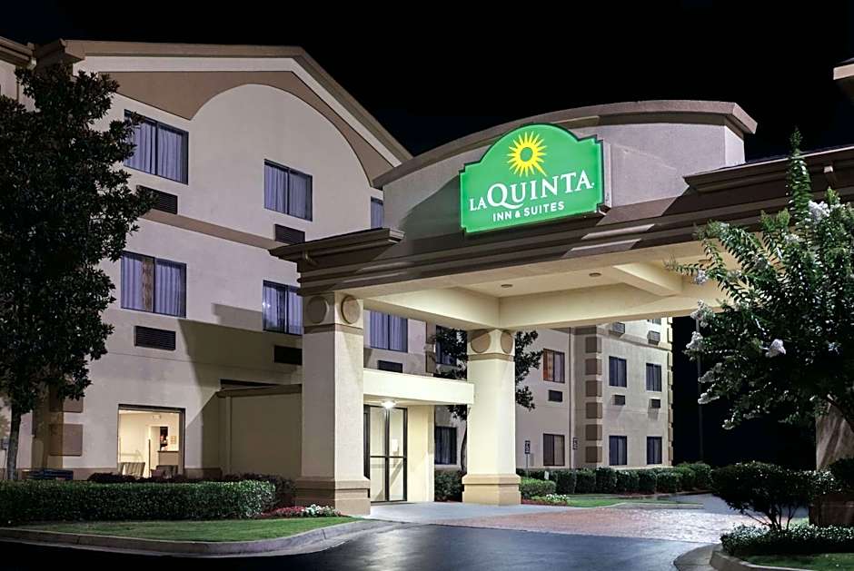 La Quinta Inn & Suites by Wyndham Jackson Airport/Pearl