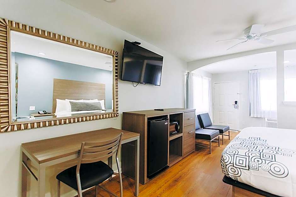 Scottish Inn & Suites - Kemah Boardwalk