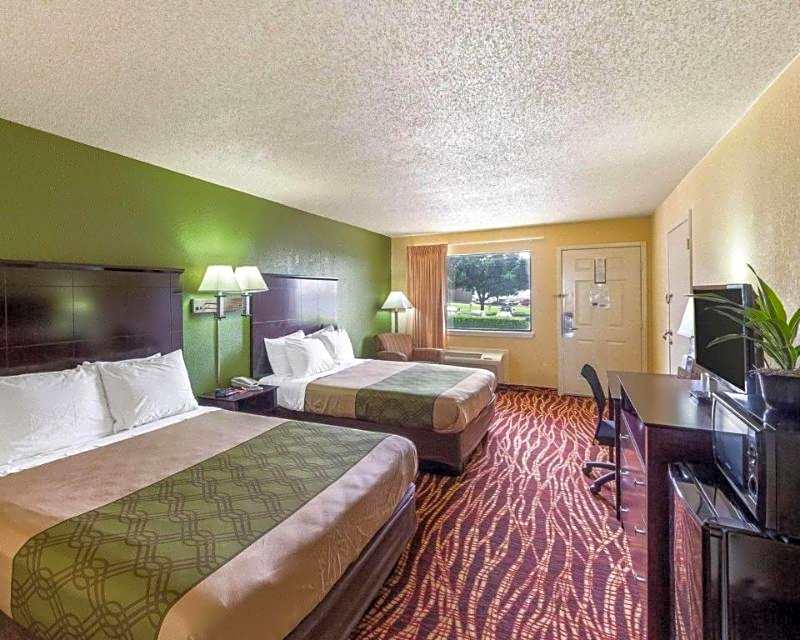Econo Lodge Inn & Suites Downtown San Antonio