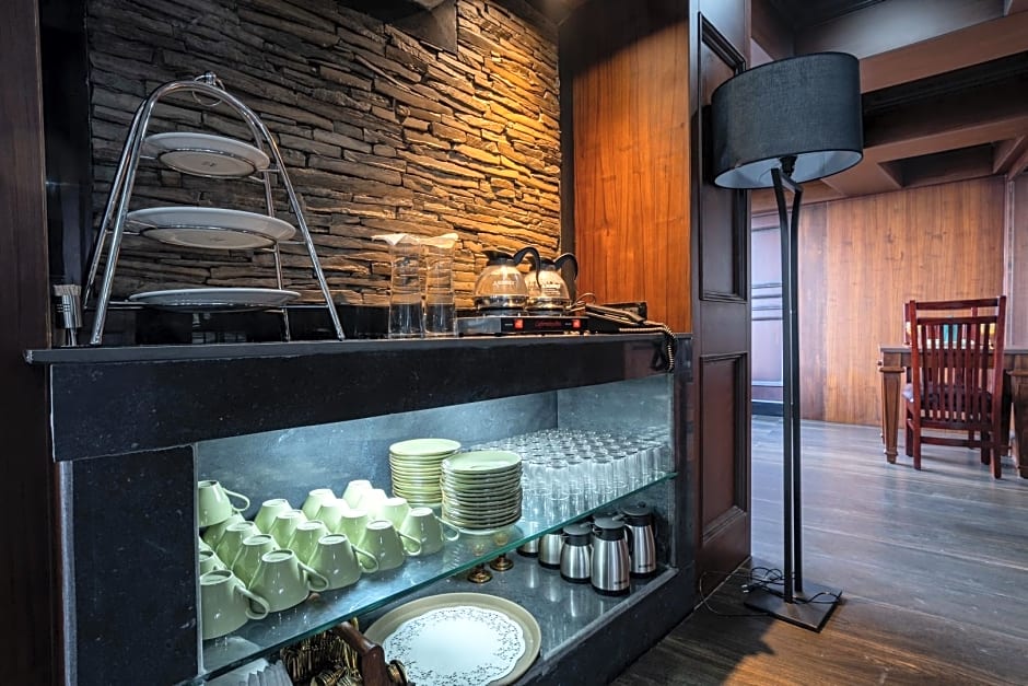 The West Gate Posada by Summit