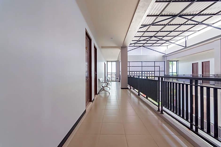 RedDoorz Syariah Plus near Tanjungpura University 2 Pontianak