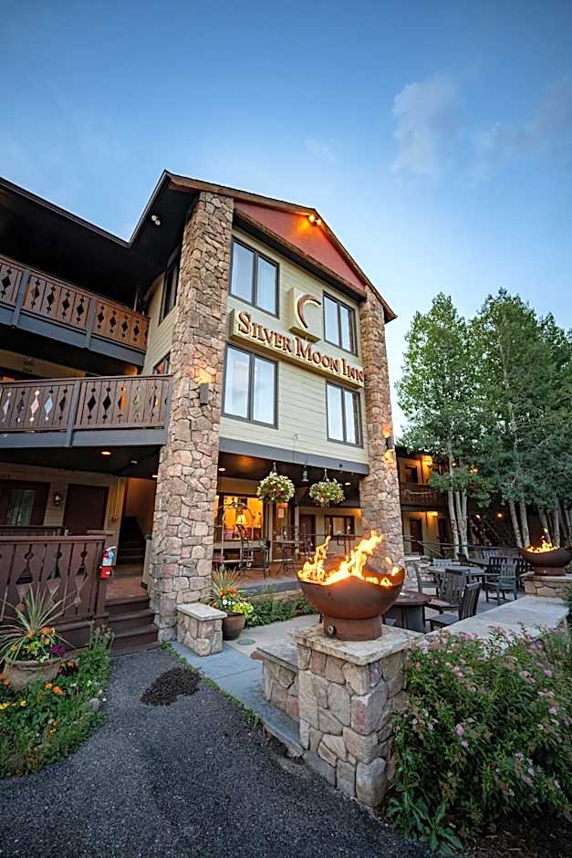 Silver Moon Inn