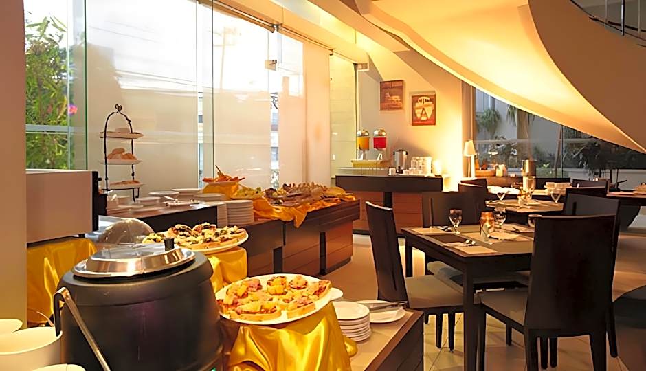 Lancaster Hotel Manila