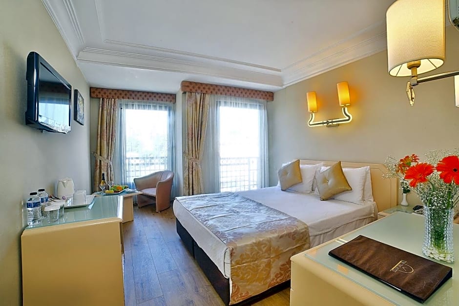 The Time Hotel Old City