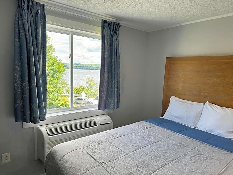 Winnisquam Lake Inn