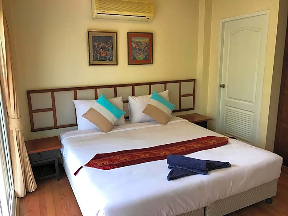 Baan Talay Samran Villa