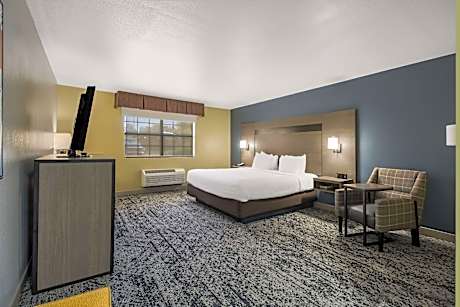 1 King Mobility Accessible Roll In Shower Desk Microwave Fridge Non-Smoking Full Breakfast