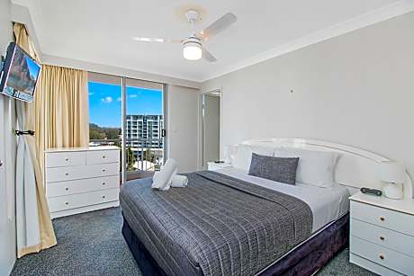 Two Bedroom Deluxe Apartment with Ocean View