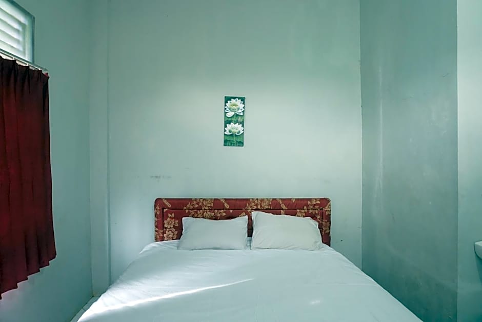 Hotel O Wisma Deli Syariah Near RSUD Nene Mallomo Sidenreng Rappang