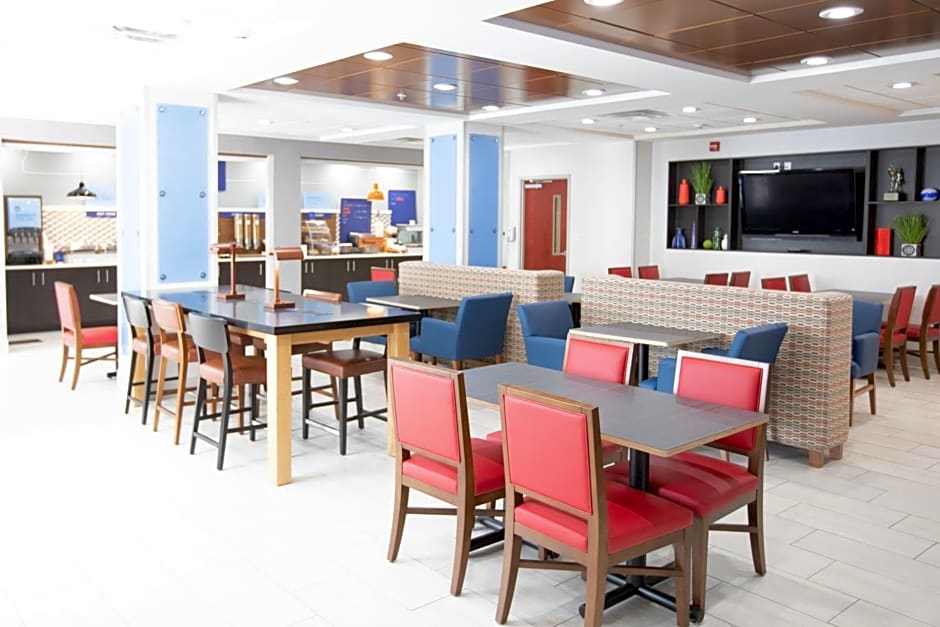 Holiday Inn Express & Suites Knoxville - Farragut by IHG