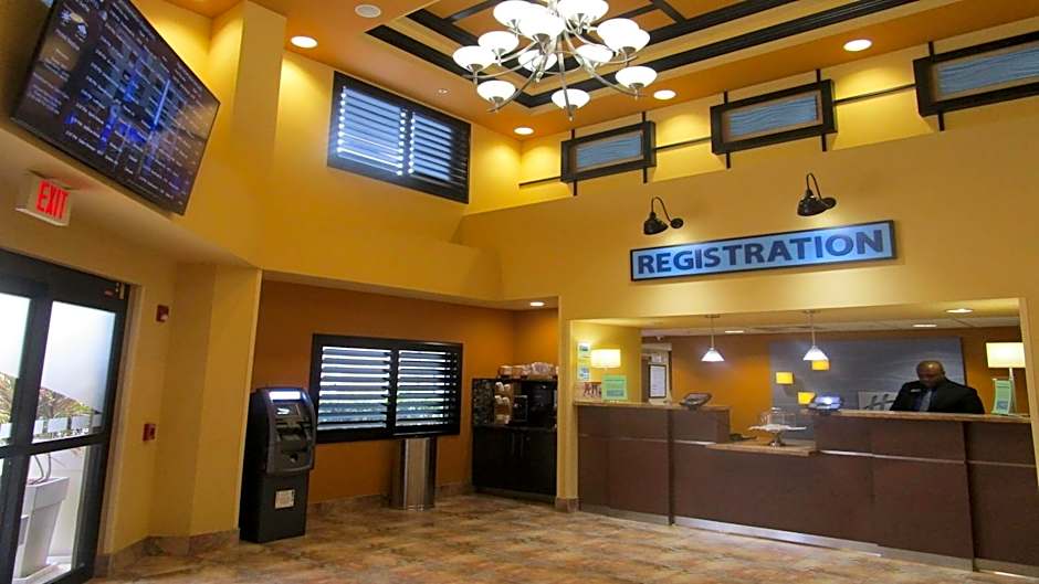 Holiday Inn Express and Suites Fort Lauderdale Airport West By IHG
