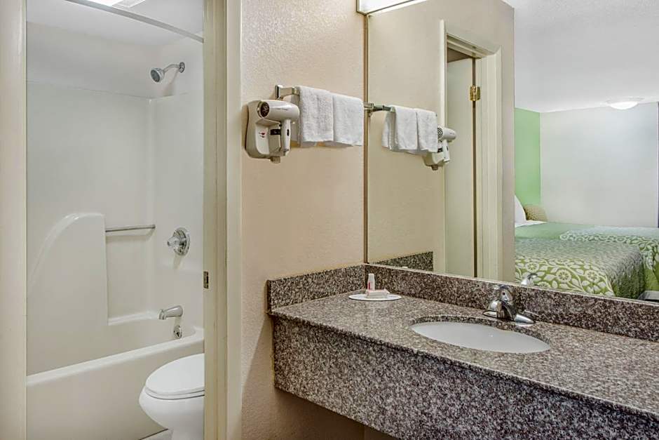 Days Inn by Wyndham Calvert City/Paducah East