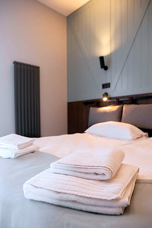 Photo 1 of 5 of Double Room
