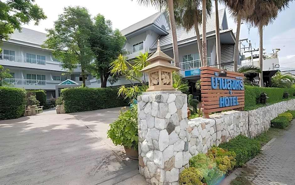 Baan Suksiri Hotel