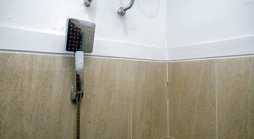 RedDoorz Syariah near UNIMUS Semarang