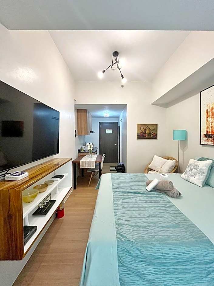 Best Condo Studio 24th Floor The Loop Tower CDO Lucky 4