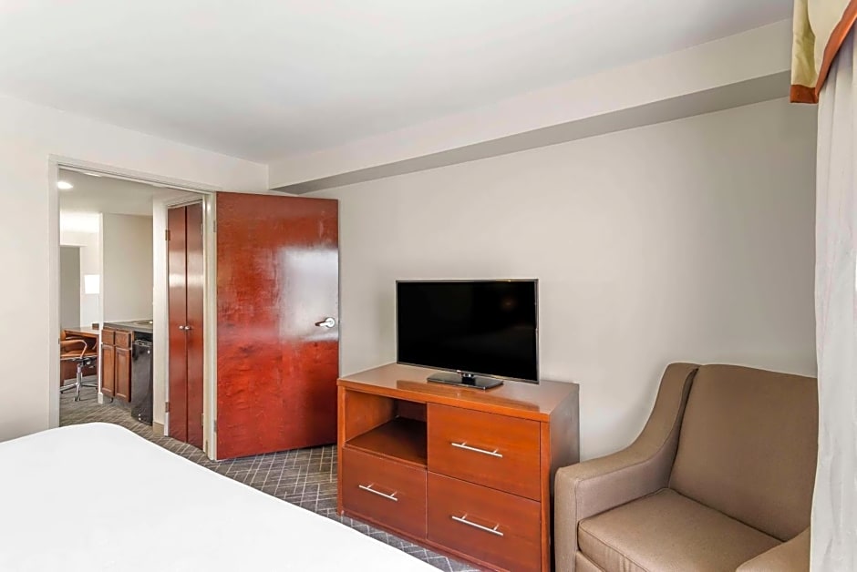 Comfort Suites Atlanta Airport