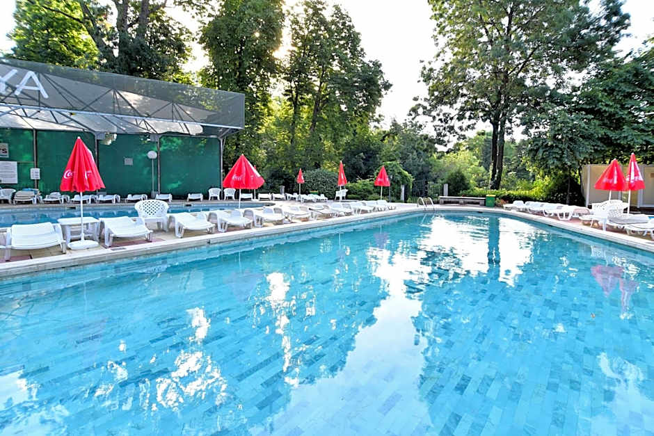 Estreya Residence Hotel and SPA