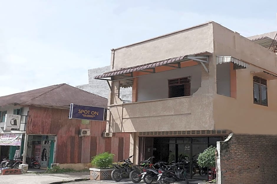 OYO 2200 Hotel Gunung Sari