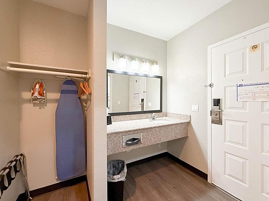 Motel 6 Tucson, AZ Airport Kino Sports Complex