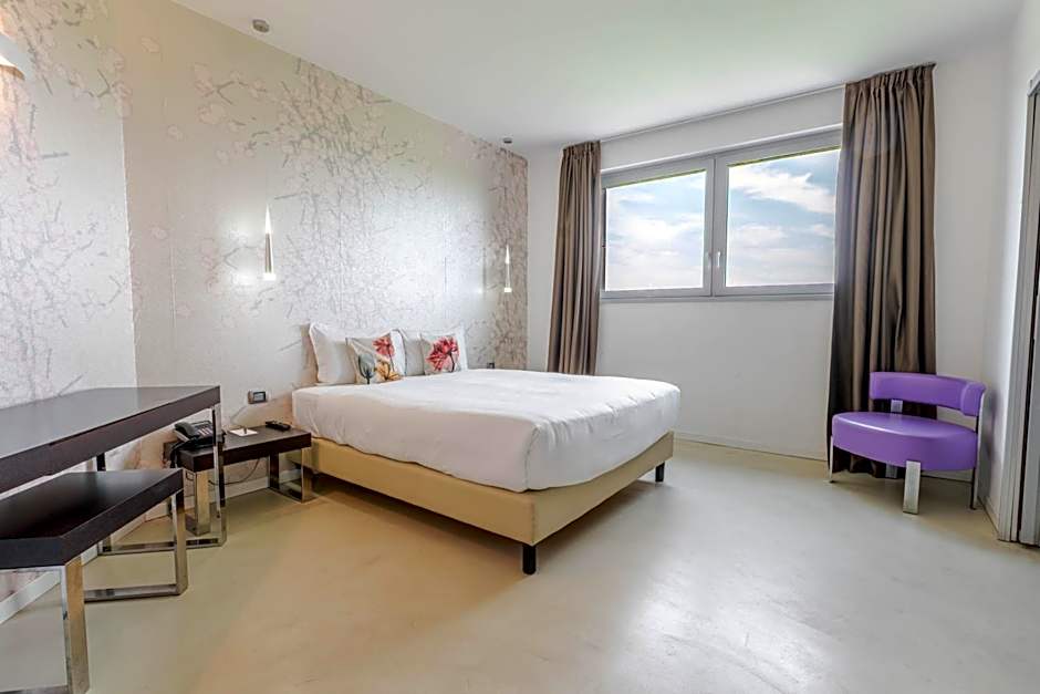For You Hotel