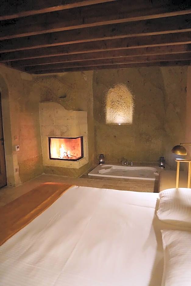 EVANTHIA CAVE SUITES