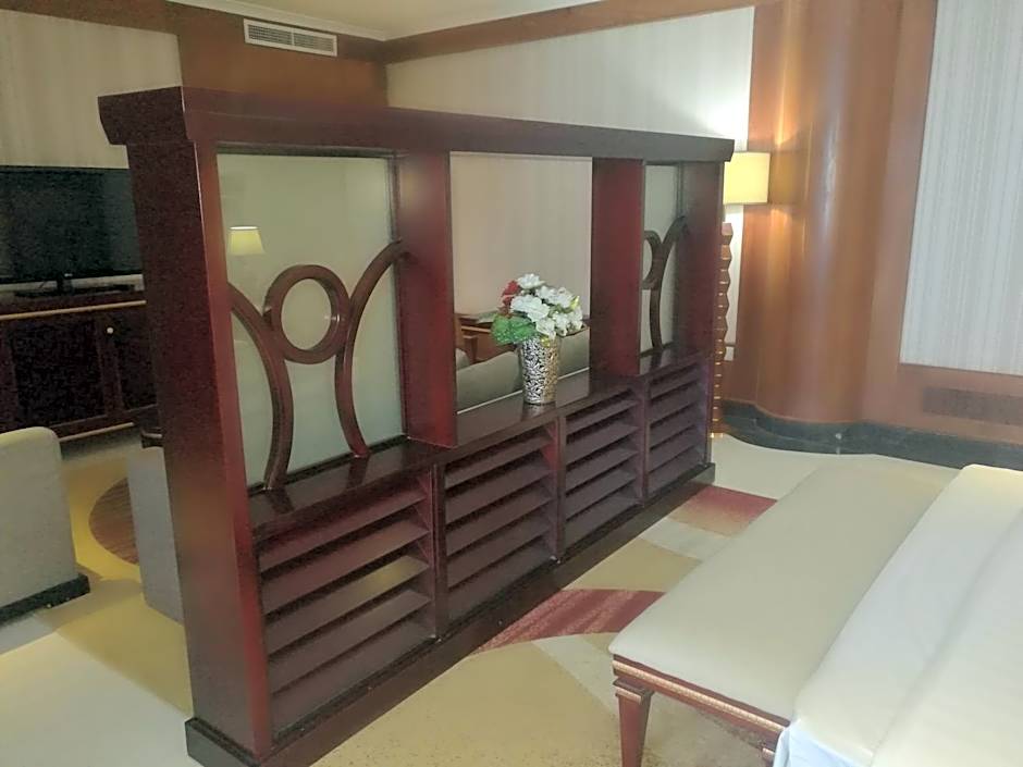 Peacock Hotel