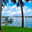 Searenity, Waterside studio in the heart of Treasure Island, walk to beach