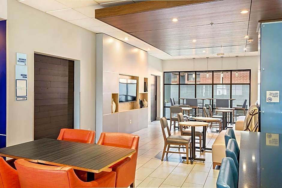 Holiday Inn Express and Suites White Hall By IHG