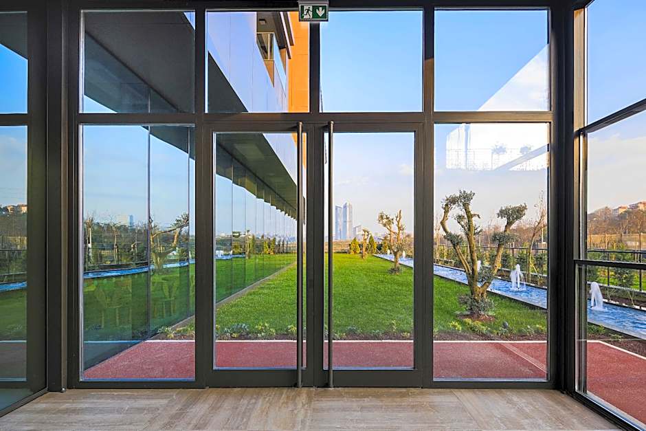 Movenpick Living Istanbul Camlivadi