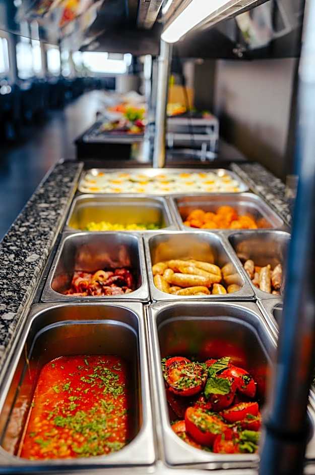 Gillieru Harbour Hotel