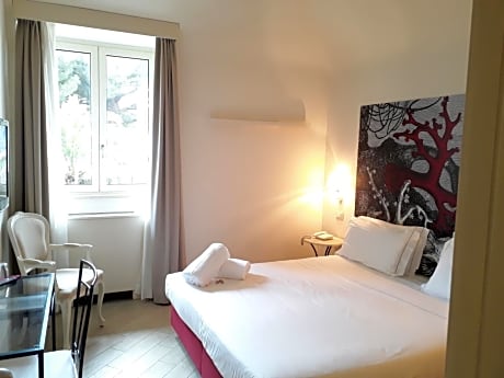 Double Room with Window Sea View