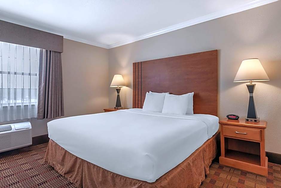Best Western Clubhouse Inn & Suites