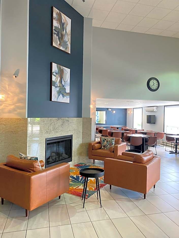 Super 8 by Wyndham Lachenaie/Terrebonne