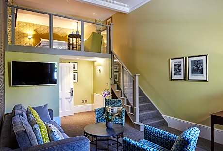 54 Queen's Gate Hotel