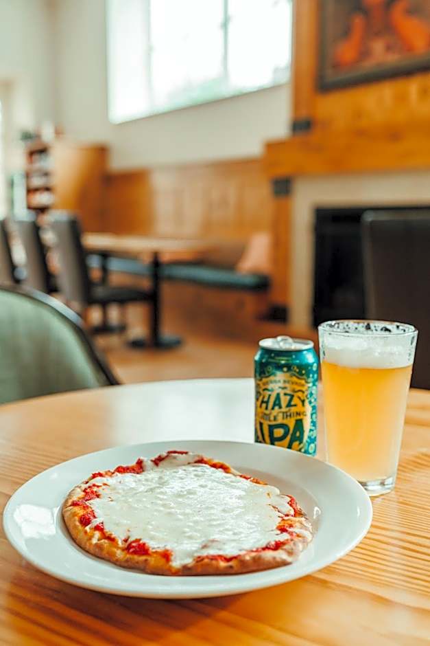 Hotel Skyler Syracuse Tapestry Collection by Hilton