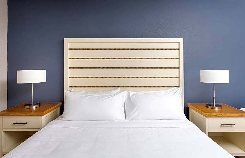 Photo 1 of 1 of Resort 1 King Bed
