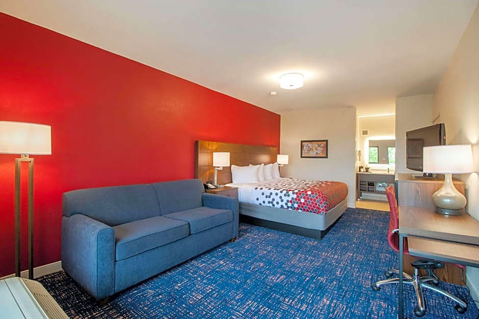 Econo Lodge Inn & Suites Foley-North Gulf Shores