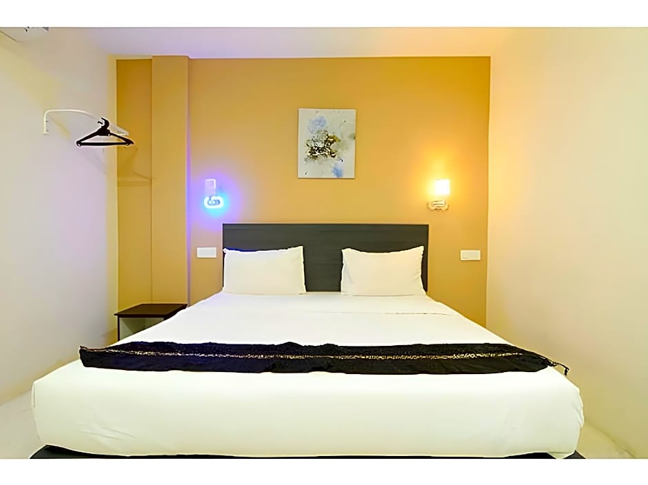 M S Hotel, Tengku Kelana KTM Klang